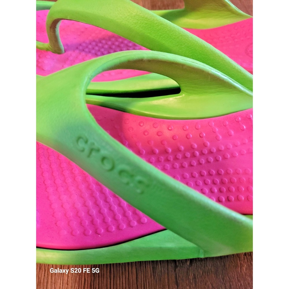 Summer Beach Vacation Green & Pink Athens Crocs Unisex Flipflop Thong Sandals - Picture 4 of 6